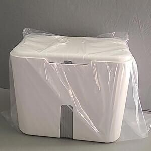 White Plastic Kitchen Storage Container with Lid